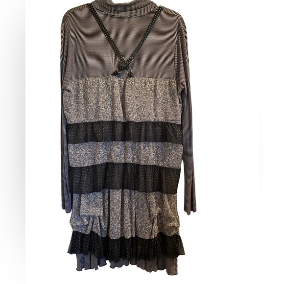 NWT Bai Amour French Multi Layer Long Sleeves Dress. Gray and Black. Large - Picture 4 of 10